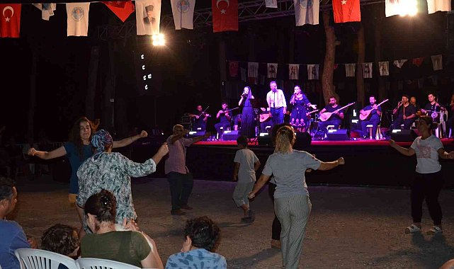 Tarsus'ta Türk Halk Müziği konseri