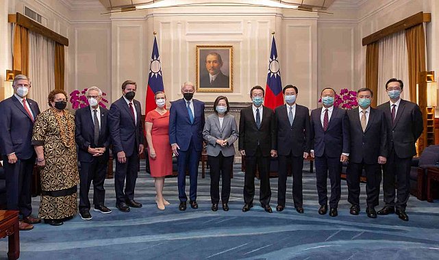 Tayvan lideri Tsai Ing-wen: "Çin'in Tayvan'ı çevreleyen sulardaki tatbikatları bölgesel istikrar ve barışı ciddi şekilde bozuyor"