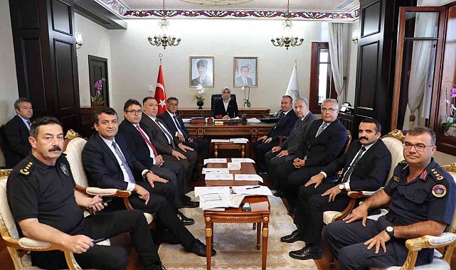 TBMM'de grubu bulunan partilerin il başkanlarına bilgilendirme yapıldı
