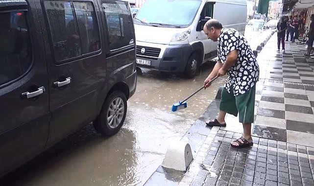 Tekirdağ'da birçok işyerini su bastı: 160 bin liralık hasar var