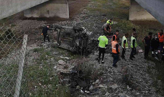 TEM'de kontrolden çıkan otomobil viyadükten uçtu: 3 yaralı
