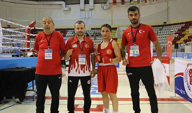 Uşak'ın demir yumruğu Sıla Özkan, Avrupa Şampiyonasında çeyrek finale yükseldi
