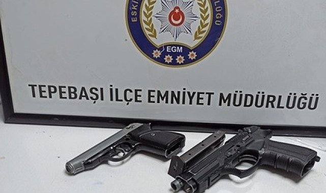 Üzerinden 2 adet tabanca bulunan şahsa para cezası yazıldı