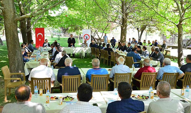 Vali Buhara muhtarlarla bir araya geldi