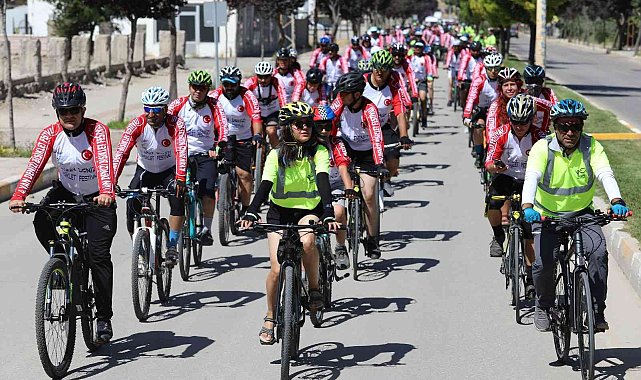 Van Gölü için 450 kilometre pedal çevirecekler