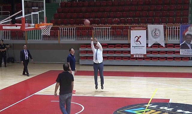 Yalova İl Emniyet Müdürü Toplaoğlu'ndan basketbol şov