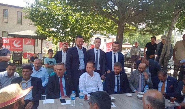 Yeniden Refah Partisi Genel Başkanı Erbakan Bahçesaray'da vatandaşlarla buluştu