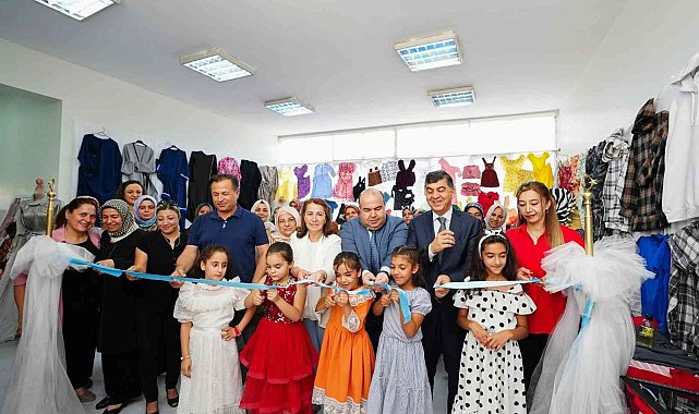 Yetimlerle annelerinin yaptıkları ürünler görücüye çıktı