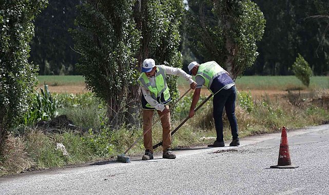 Yol temizlik çalışmaları devam ediyor