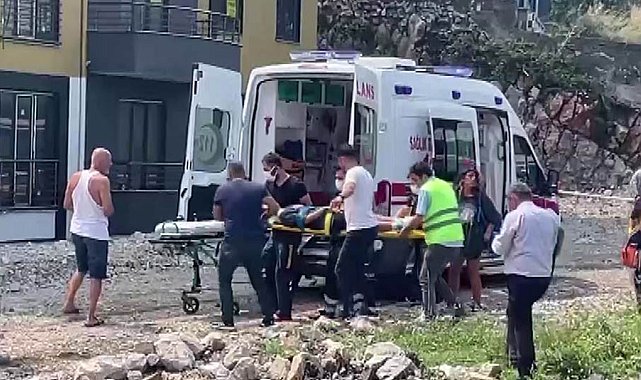 Yolcu treni raylarda yürüyen kıza çarptı
