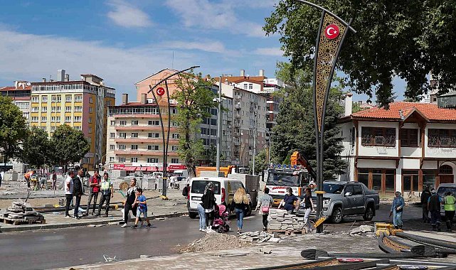 Zafer Meydanı'nda aydınlatma çalışmaları başladı