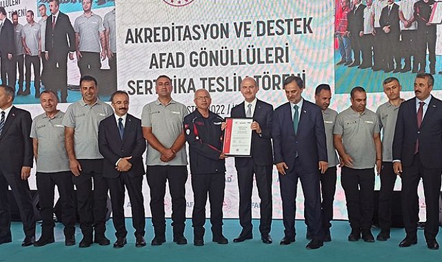 ZEYBEG, Beslenme üzerine akredite olan ilk ve tek Kamu Kurumu ödülünü Bakan Süleyman Soylu'dan aldı