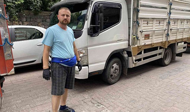 Zeytinburnu'nda pazarcı kamyonetlerine hırsız dadandı