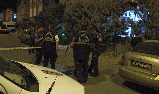 450 saatlik güvenlik kamerası kaydını incelediler, silahlı saldırganı enselediler
