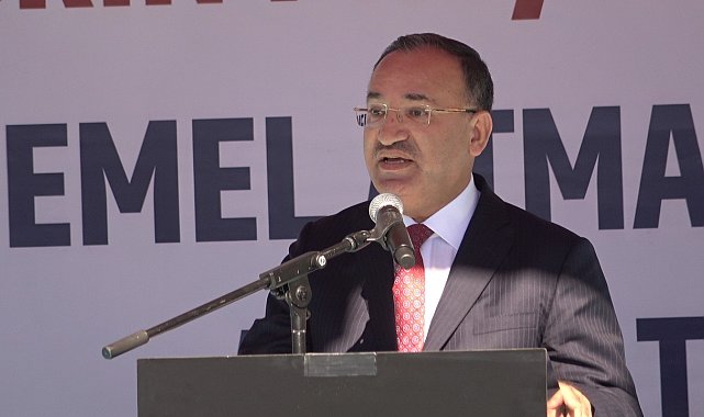 Adalet Bakanı Bozdağ: "Türk milleti vicdan terazisinde tartacak, bir kez daha mahkum edecektir"