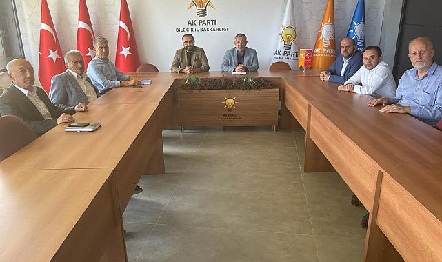 AK Parti İl Başkanı Yıldırım ilçe başkanlarıyla bir araya geldi