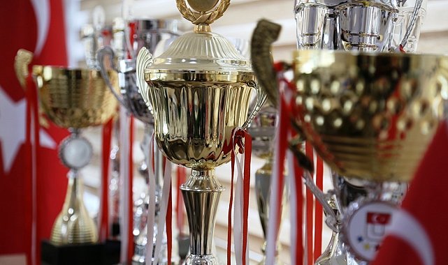 ASÜ'lü sporcular 2021-2022 sezonunda 26 madalya kazandı