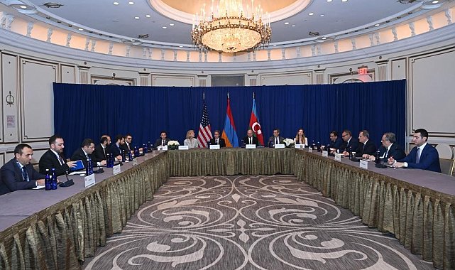 Azerbaycan ve Ermenistan dışişleri bakanları New York'ta bir araya geldi