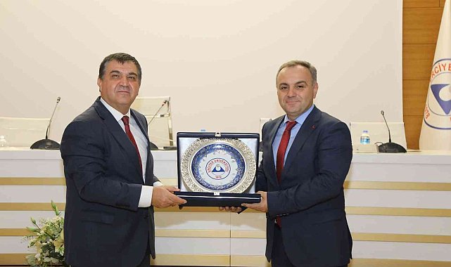 Bakan Yardımcısı Kaymakcı, ERÜ'de akademisyenler ve öğrencilerle buluştu