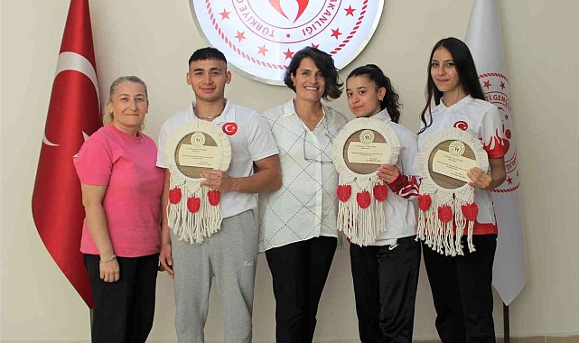 Başarılı karateciler ödüllendirildi