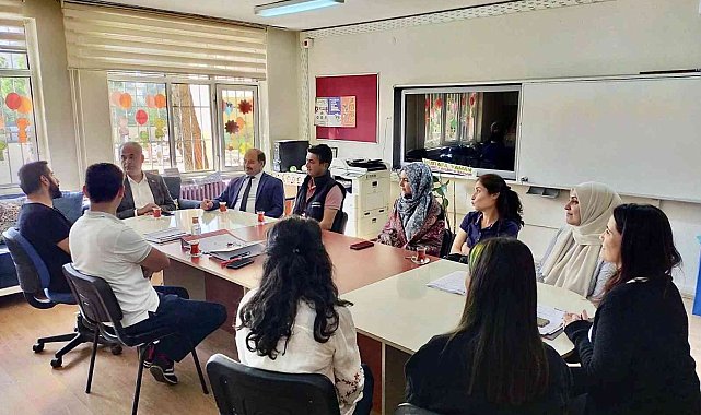 Başkan Yaman, okul idareci ve öğretmenleri ile bir araya geldi