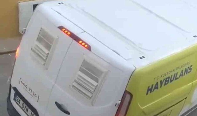 Belediyeye ait aracın merdivenlerden aşağı inmesi tepkilere neden oldu