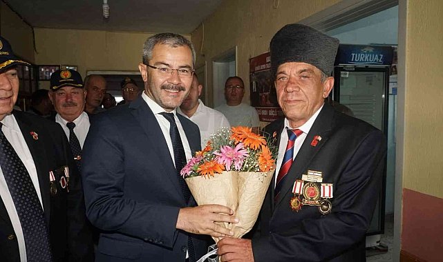 Çivril'de gaziler öğrencilerle buluştu