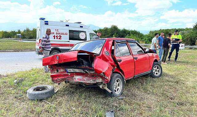 D-140'da yavaşlayan otomobile çarparak karşı şeride geçti