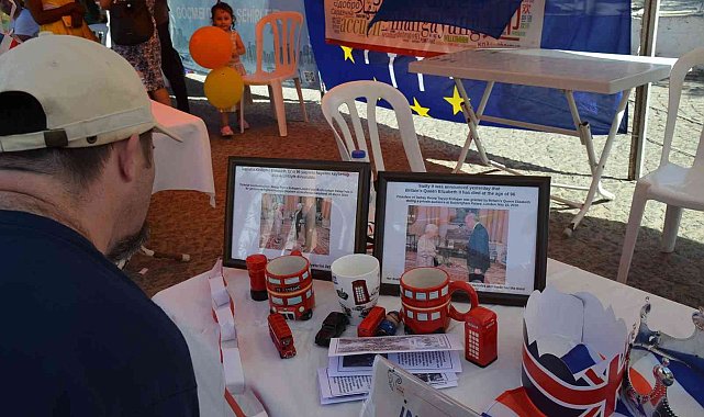 Didim'deki İngilizler, festivalde kraliçelerini unutmadı