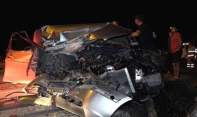 EDS direğine çarpan lüks otomobil hurdaya döndü, sürücü ağır yaralandı