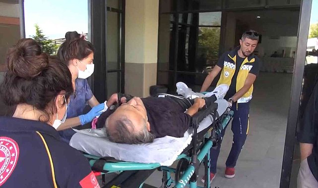 Eline saplanan testere ile hastaneye kaldırıldı