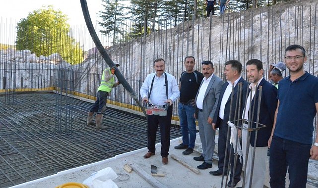 Emet'te alt yapı çalışmaları 11 ekiple sürdürülüyor