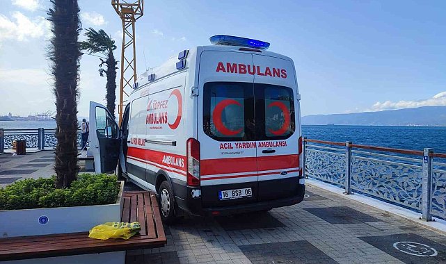 Fırtınada iskeleden denize düşen yaşlı adam için seferber oldular