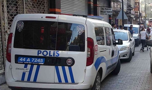Husumetli gençlerin kavgası kanlı bitti
