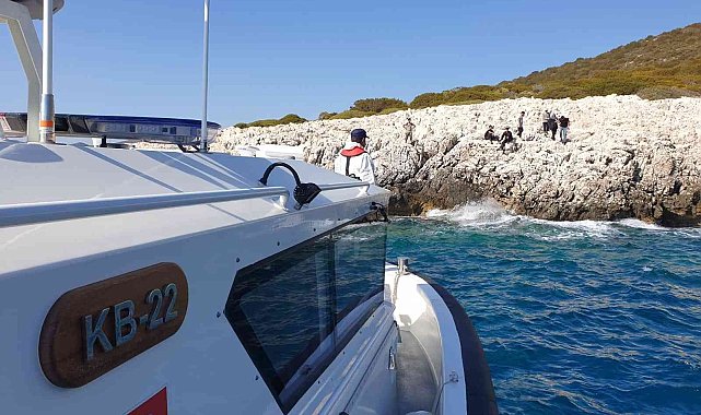 İzmir açıklarında 259 göçmen kurtarıldı, 14 göçmen de yakalandı