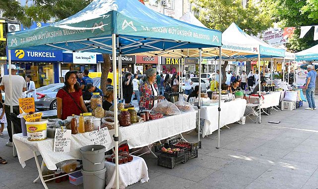 Kadın üreticiler ilk kışlık ürünlerini satışa sundu