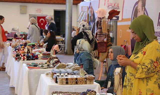 Kadınların emek verdiği ürünler festivalde alıcılarıyla buluşuyor