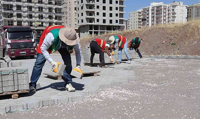 Karaköprü'de üst yapı çalışmalarıyla yollar yenileniyor