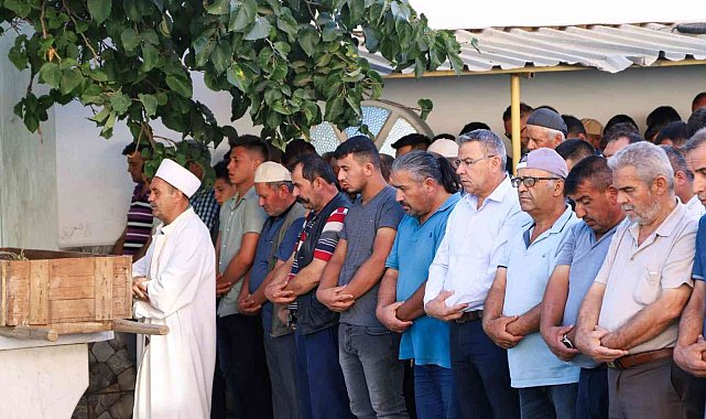 Kazada hayatını kaybeden kamyonet şoförü son yolculuğuna uğurlandı