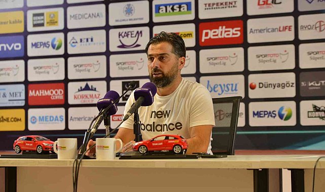 Konyaspor Teknik Direktörü İlhan Palut: "Üç puandan son derece memnunum"