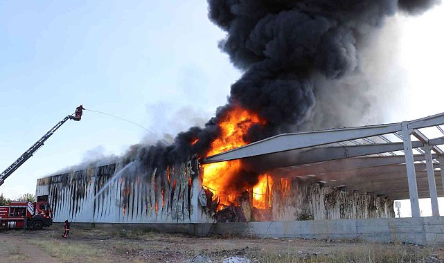 Malatya'da tadilat yapılan fabrikada yangın