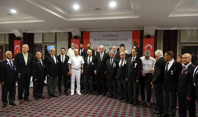 Marmaris Kaymakamı Aksoy'dan gazilere plaket