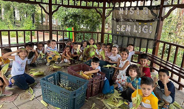 Minik öğrenciler mısır şenliği yaptı