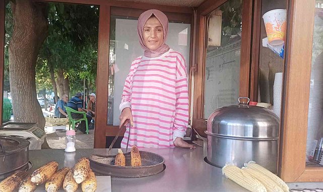 Mısır satarak eğitim masraflarını karşılıyor