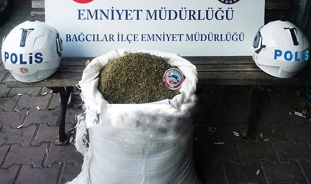 Motosikletle uyuşturucu sevkiyatı polise takıldı: Yaklaşık 21 kilo uyuşturucu ele geçirildi