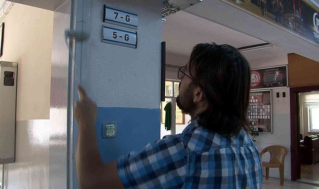 Öğretmenler kolları sıvadı, okulu boyadı