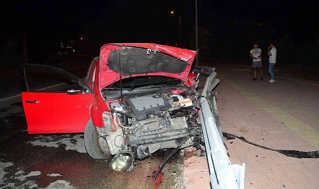 Otomobilin hurdaya çıktığı kazada ölümden dönen yolcu hava yastığı şaşkınlığı yaşadı