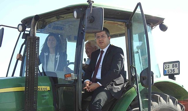 "Edirne'nin Sarı Çiçeği Kanola Projesi" ile çiftçilere tohum dağıtıldı