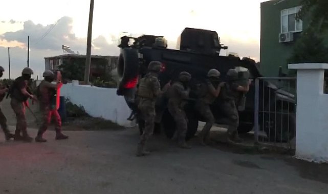 Samsun'da 15 kişinin gözaltına alındığı suç örgütü operasyonu polis kamerasında