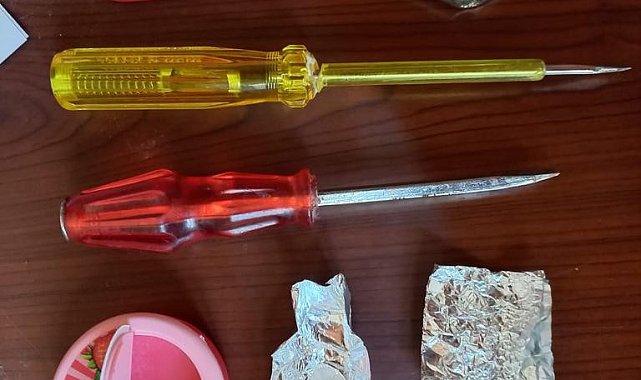 Şeker kutusuna uyuşturucu saklayan şahıs, Güven Timleri'ne yakalandı